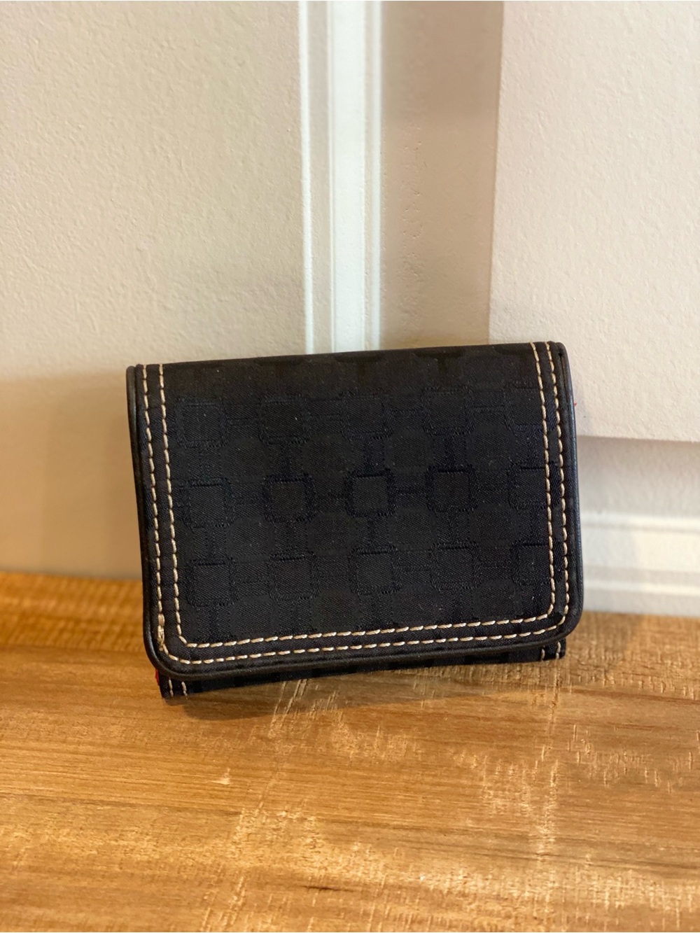 Source Unknown Black Women's Trifold Wallet with Contrast Stitching